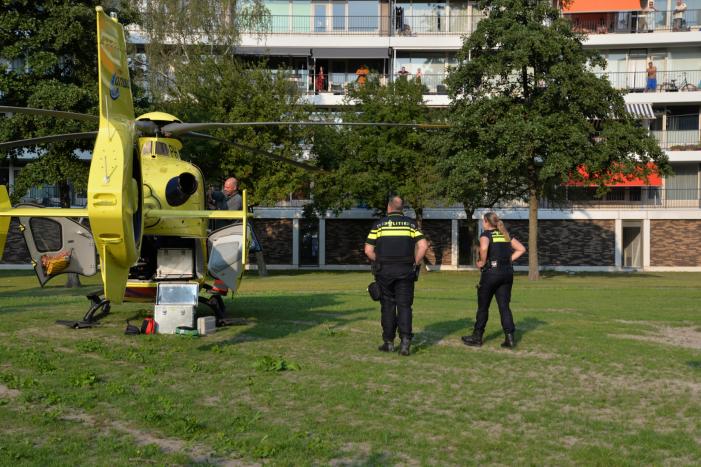 Persoon overleden na brand in flatwoning