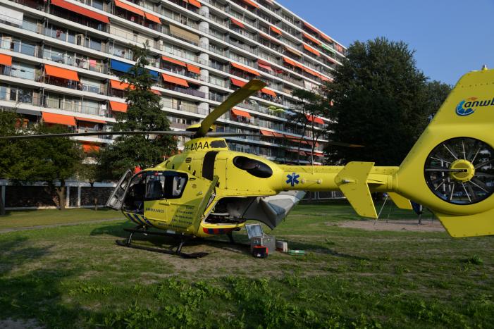 Persoon overleden na brand in flatwoning