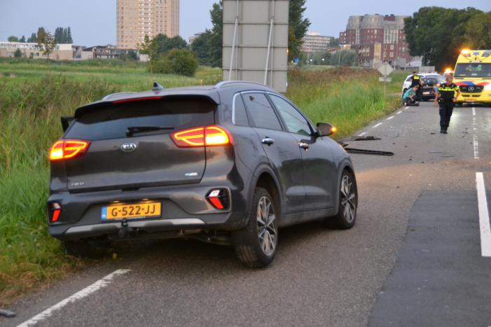 Hond komt met de schrik vrij bij verkeersongeval