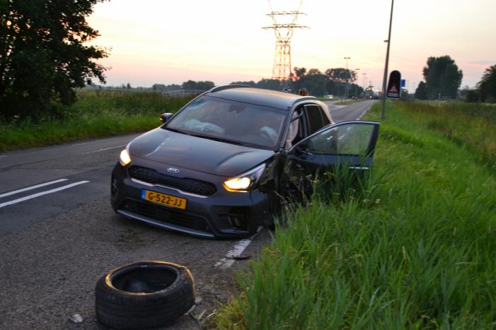 Hond komt met de schrik vrij bij verkeersongeval