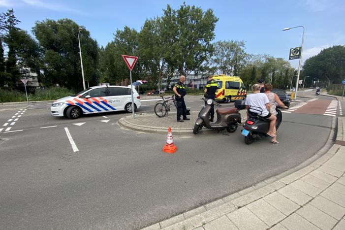Oudere man gewond na val met scooter