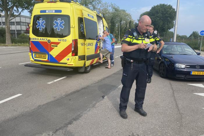 Oudere man gewond na val met scooter