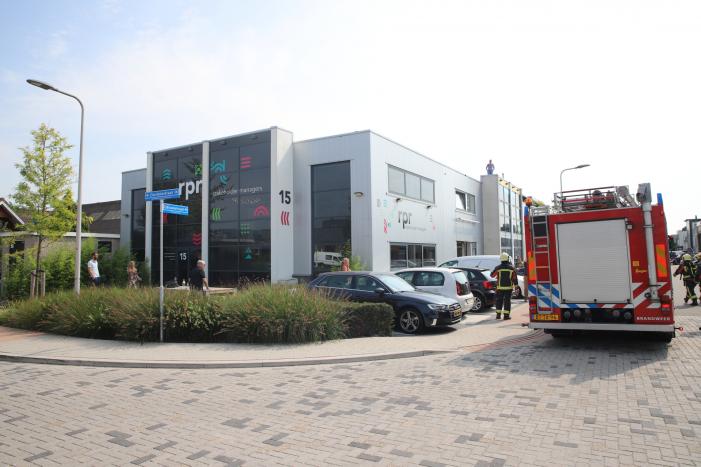 Onderzoek naar brandgerucht in bedrijfspand