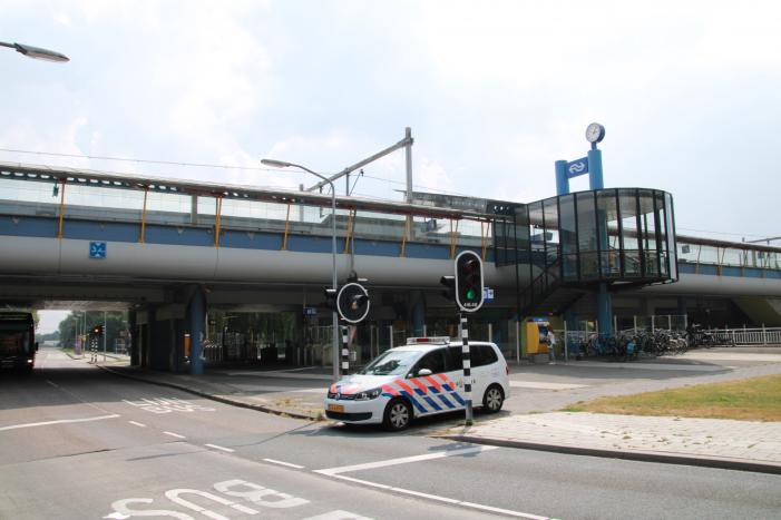 Zoekactie naar verdachte nabij station Parkwijk