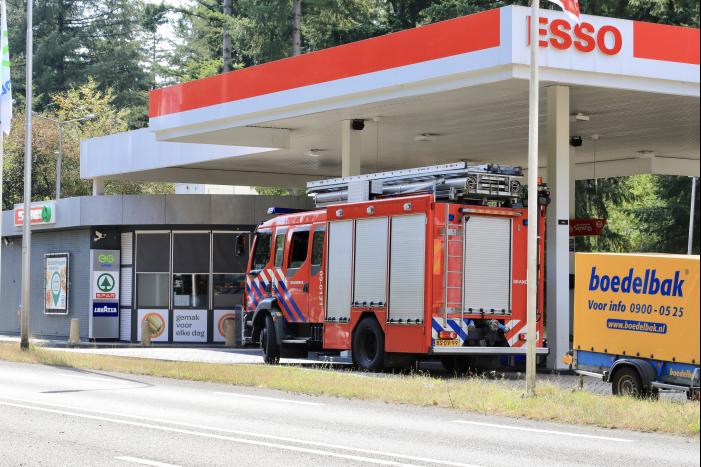 Brandstoflekkage bij Esso tankstation