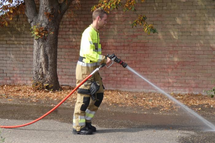 Personenauto in botsing met tractor