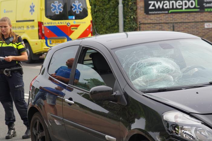 Wielrenner gewond bij kop-staartbotsing