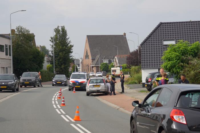 Wielrenner gewond bij kop-staartbotsing