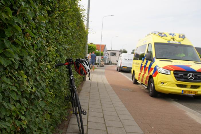 Wielrenner gewond bij kop-staartbotsing