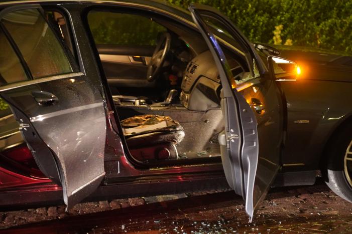 Auto in brand gestoken