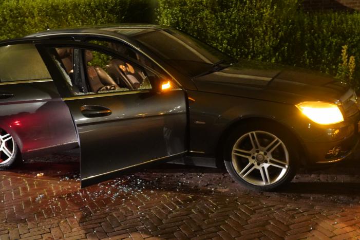 Auto in brand gestoken