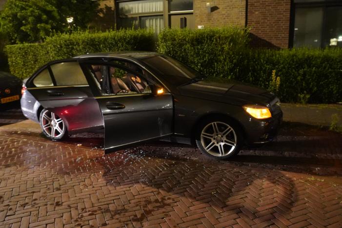 Auto in brand gestoken