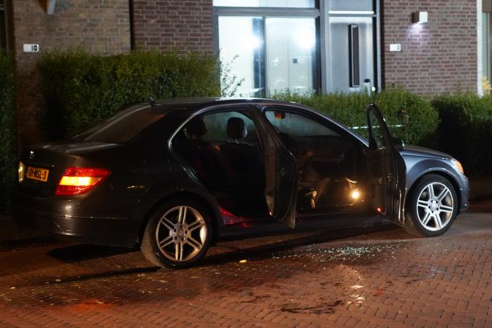 Auto in brand gestoken
