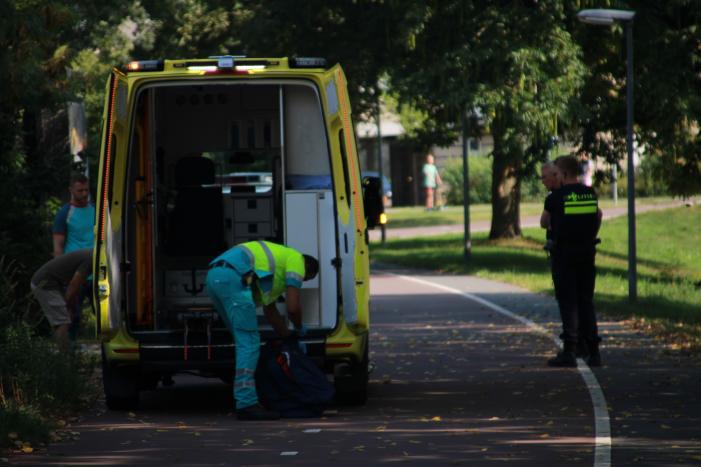 Agenten stabiliseren nek van slachtoffer