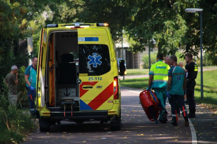 Agenten stabiliseren nek van slachtoffer