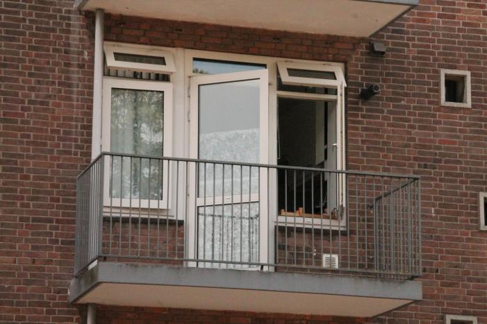 Brand in keuken van flatwoning