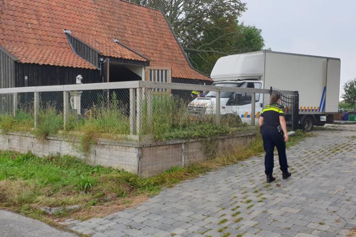 Hennepkwekerij aangetroffen en ontmanteld