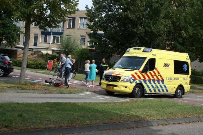 Fietser raakt gewond bij aanrijding met auto in Parkwijk
