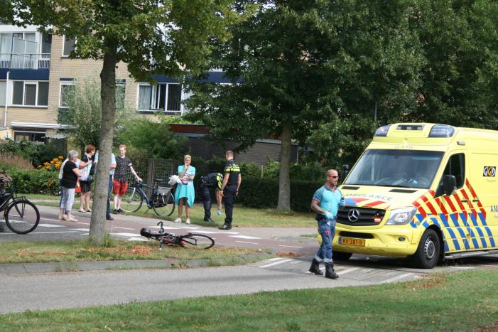 Fietser raakt gewond bij aanrijding met auto in Parkwijk