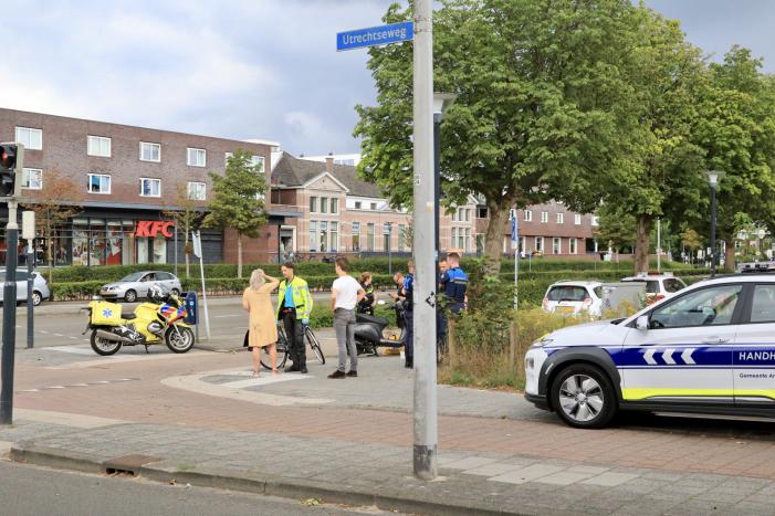 E-bikester gewond na botsing met brommerrijder