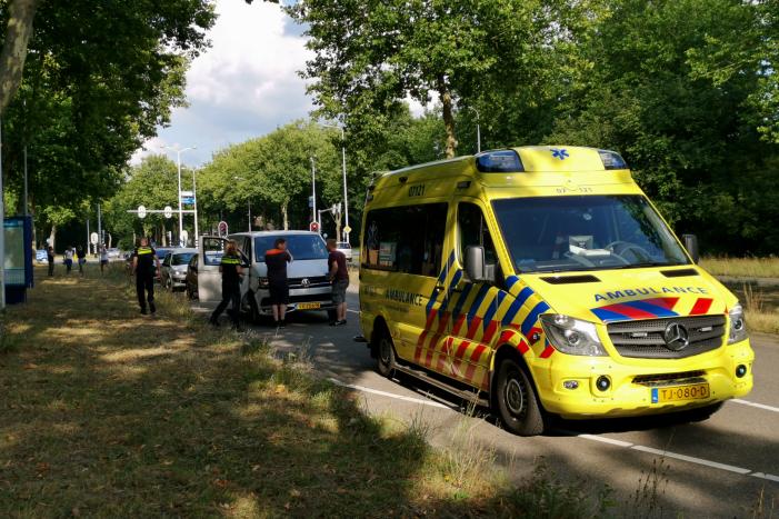Botsing tijdens afslaan verkeer