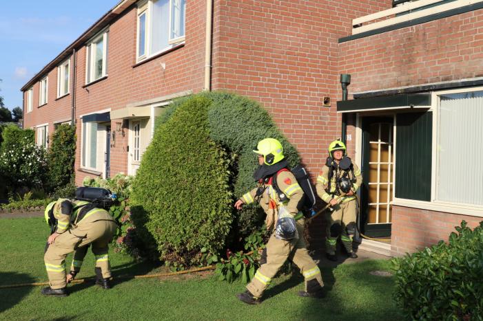 Veel rook bij woningbrand