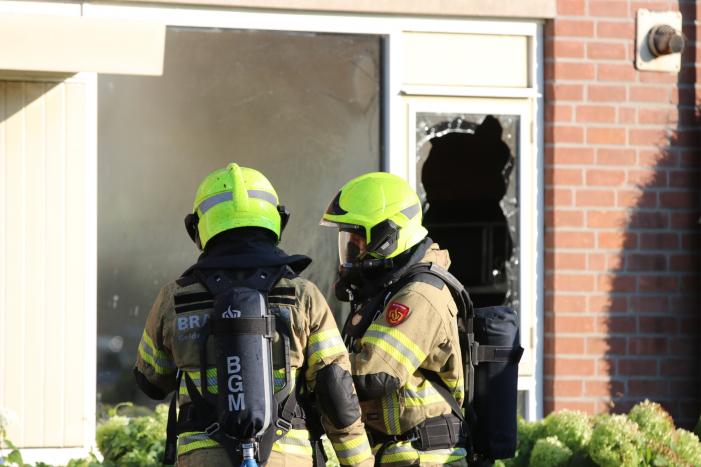 Veel rook bij woningbrand