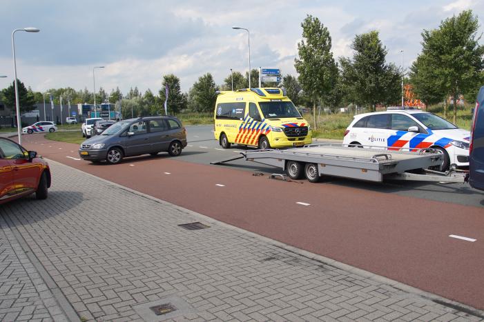 Fietser gewond na aanrijding met afslaande auto