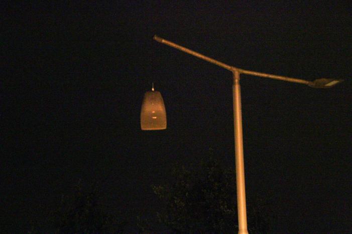 Flinke schade na botsing met lantarenpaal