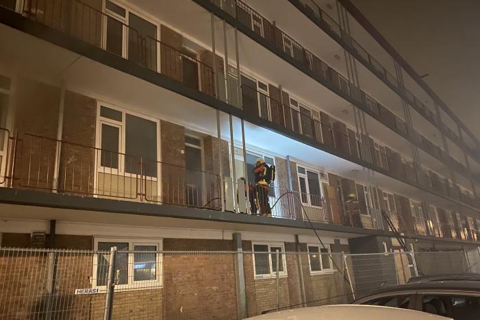 Uitslaande brand in leegstaande flat