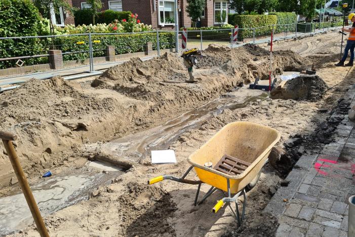 Waterleiding stuk getrokken bij graafwerkzaamheden