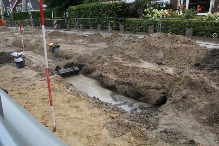 Waterleiding stuk getrokken bij graafwerkzaamheden