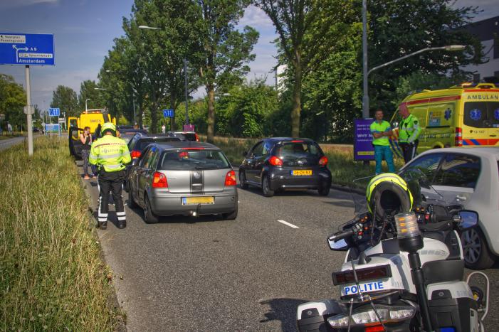 Vier voertuigen betrokken bij kop-staartbotsing