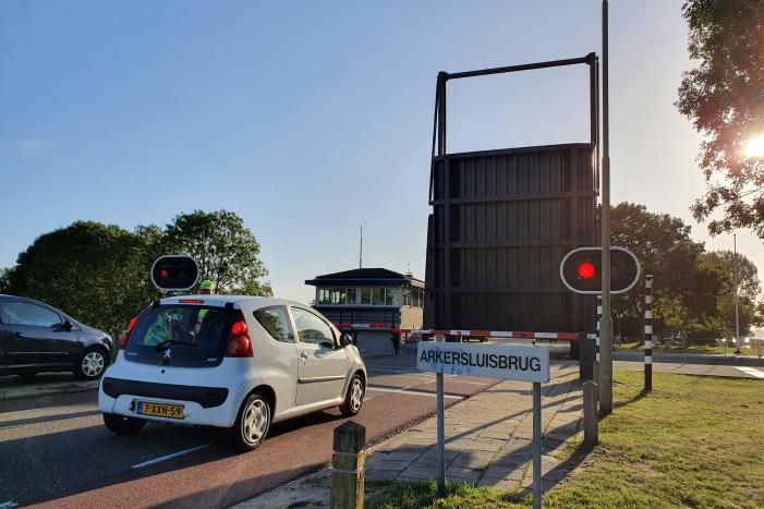 Urenlange hinder door defecte Arkersluisbrug