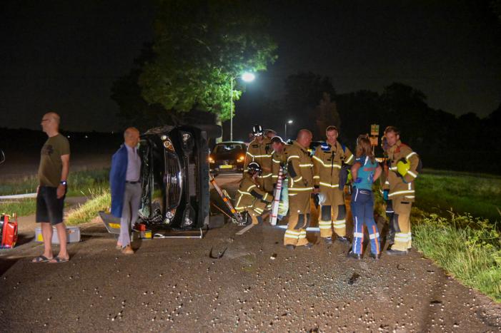 Ravage na botsing op geparkeerde personenauto's