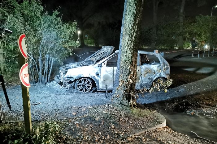 Gestolen auto volledig uitgebrand