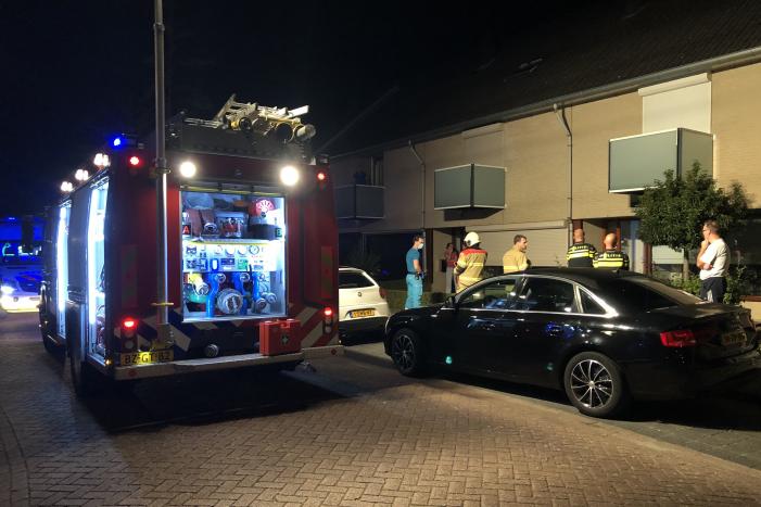 Politie en brandweer halen bewoners uit woning door co-melder