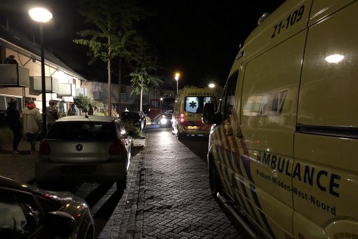 Politie en brandweer halen bewoners uit woning door co-melder