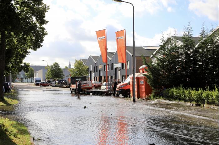 Waterpret na gesprongen waterleiding