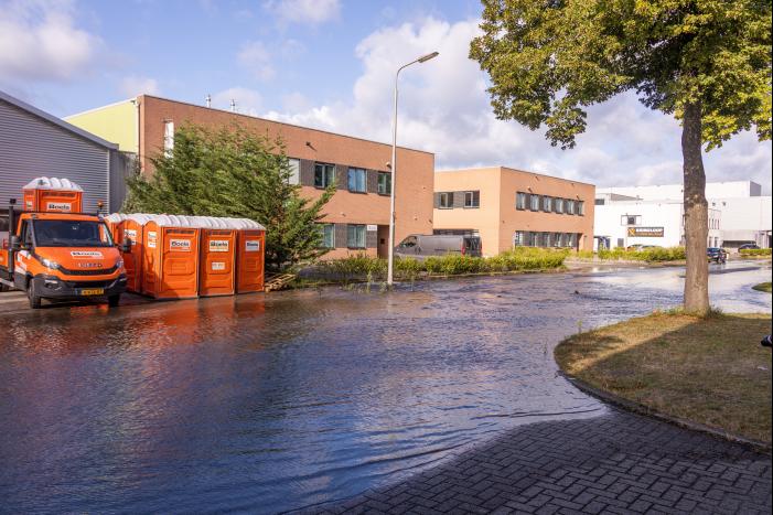 Waterpret na gesprongen waterleiding