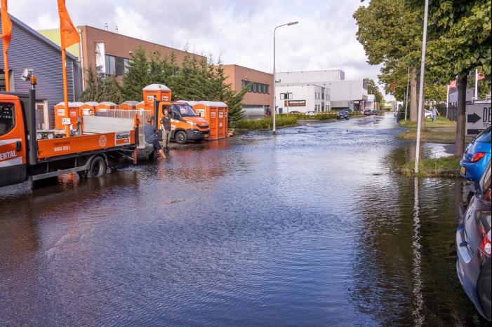 Waterpret na gesprongen waterleiding