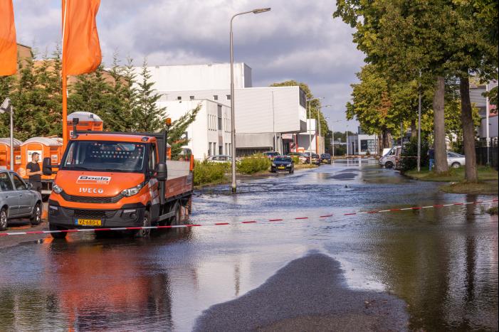 Waterpret na gesprongen waterleiding