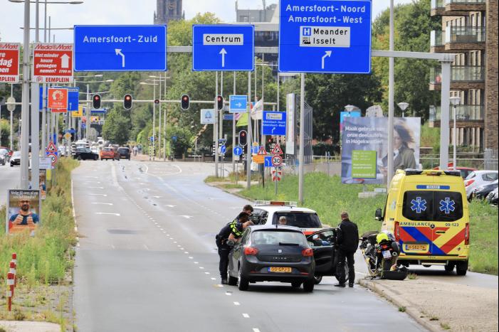 Motorrijders betrokken bij kop-staartbosting