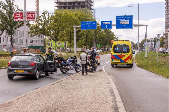 Motorrijders betrokken bij kop-staartbosting