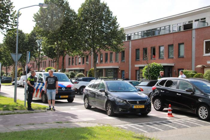 Bestuurster van scootmobiel gewond na aanrijding met auto