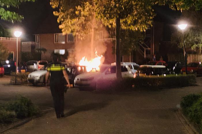 Auto verwoest door brand