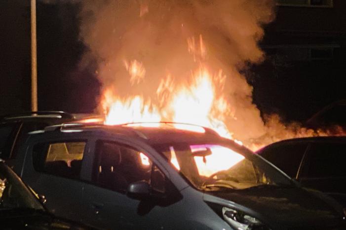 Auto verwoest door brand