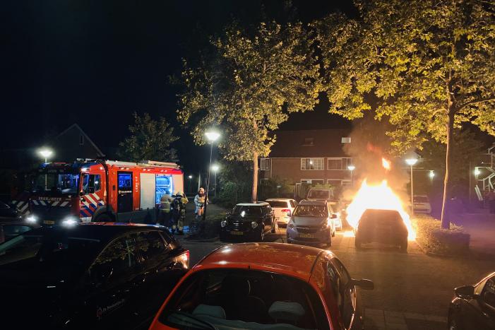 Auto verwoest door brand