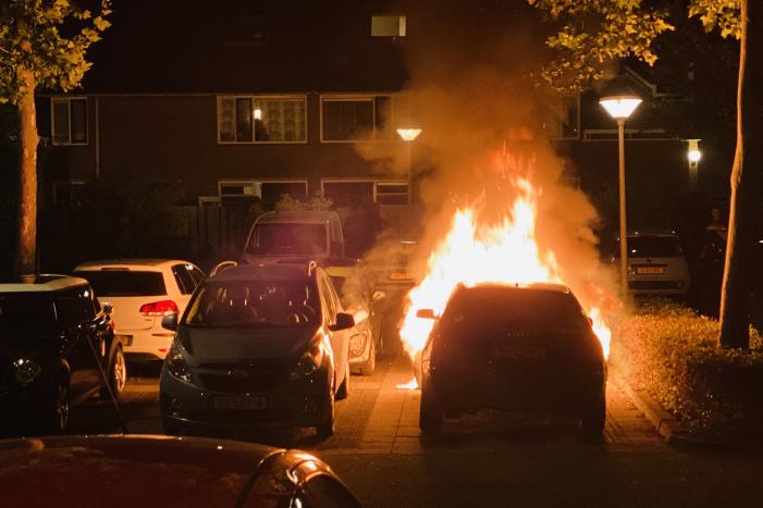 Auto verwoest door brand