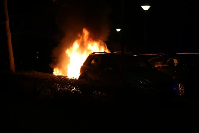 Auto verwoest door brand